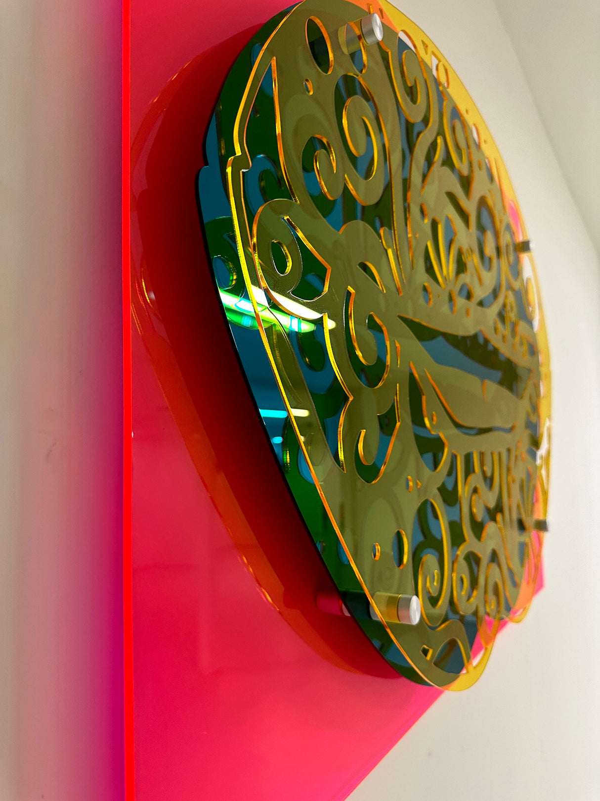 Add a bold pop to your space with uniQstiQ’s 3D Acrylic Lips Art—an abstract, transparent wall sculpture made in the USA, perfect as modern mirror wall decor or a unique statement piece for contemporary interiors.